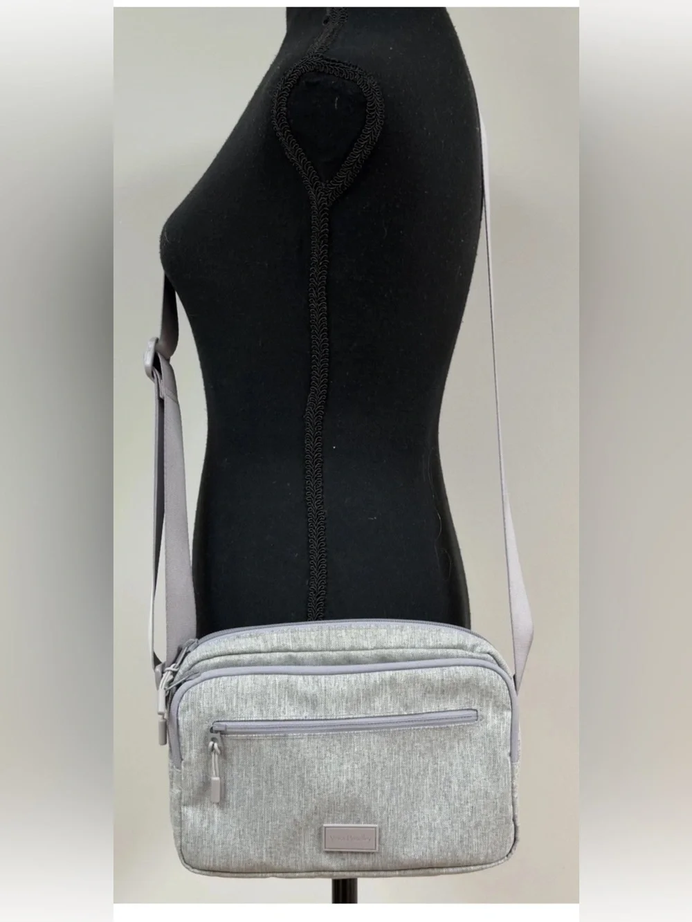 Vera Bradley Women’s Gray Adjustable Strap Multi-Compartment Crossbody Bag